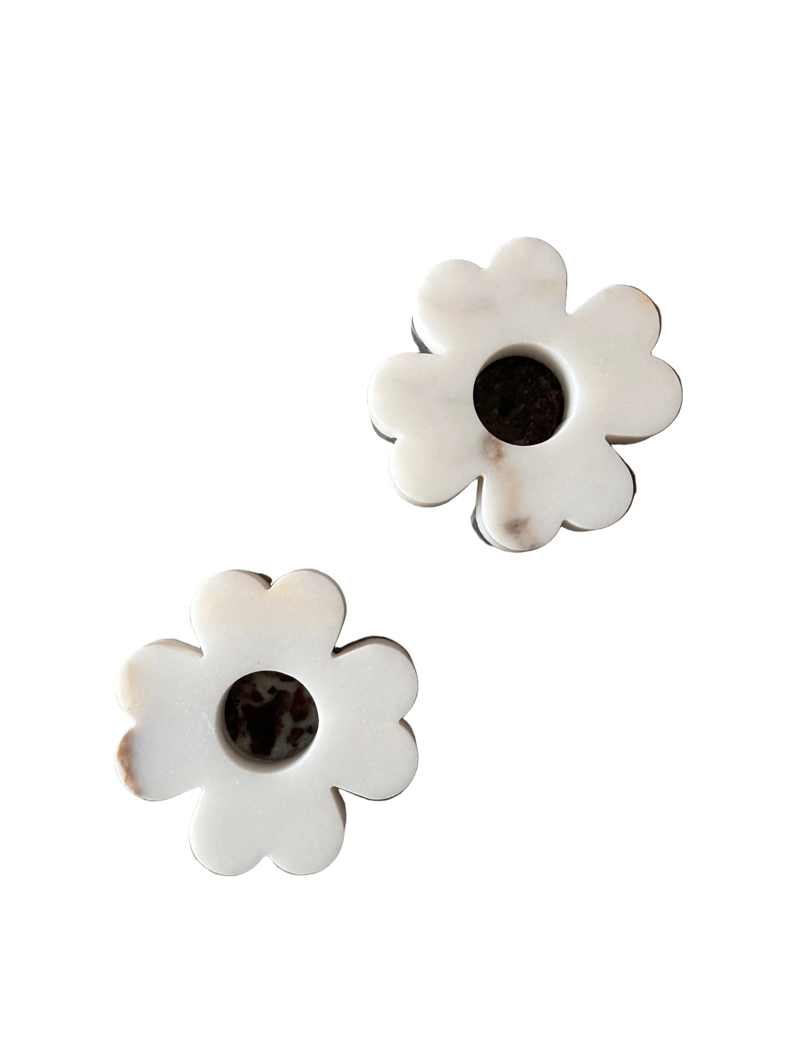 Set of 2 Clover Candleholders