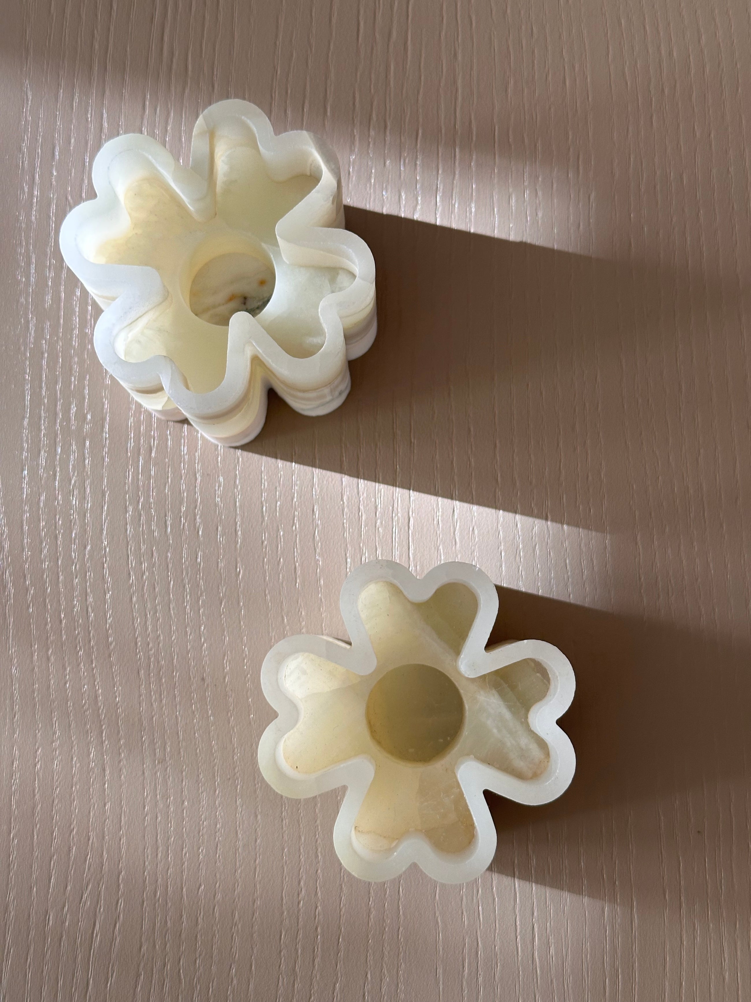 Set of 2 Clover Candleholders