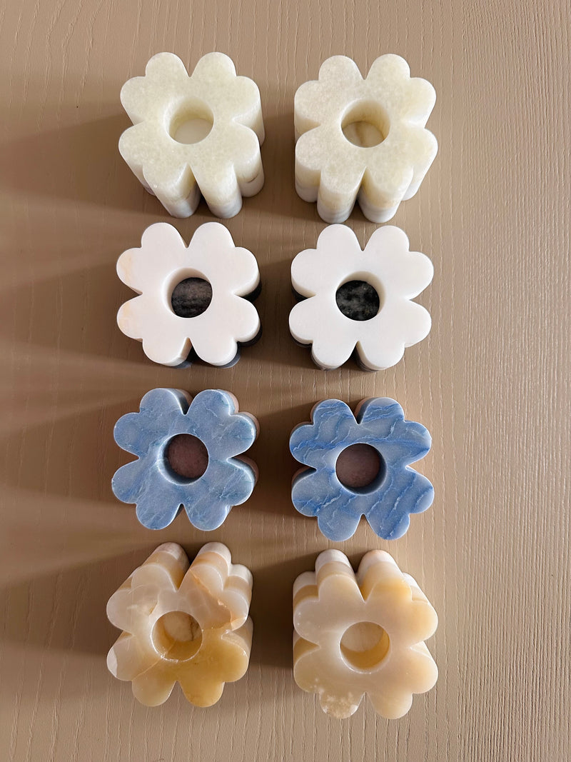 Set of 2 Clover Candleholders