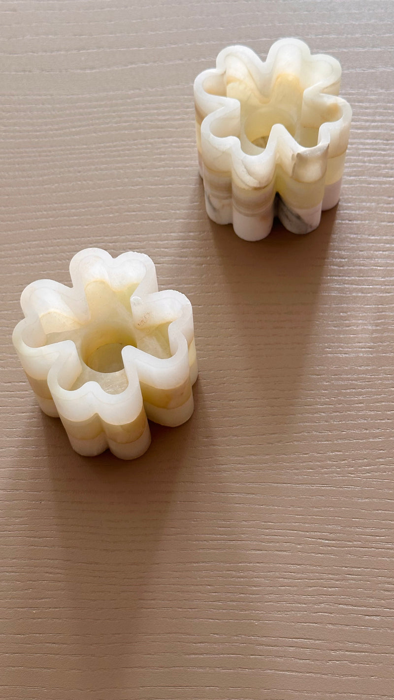 Set of 2 Clover Candleholders