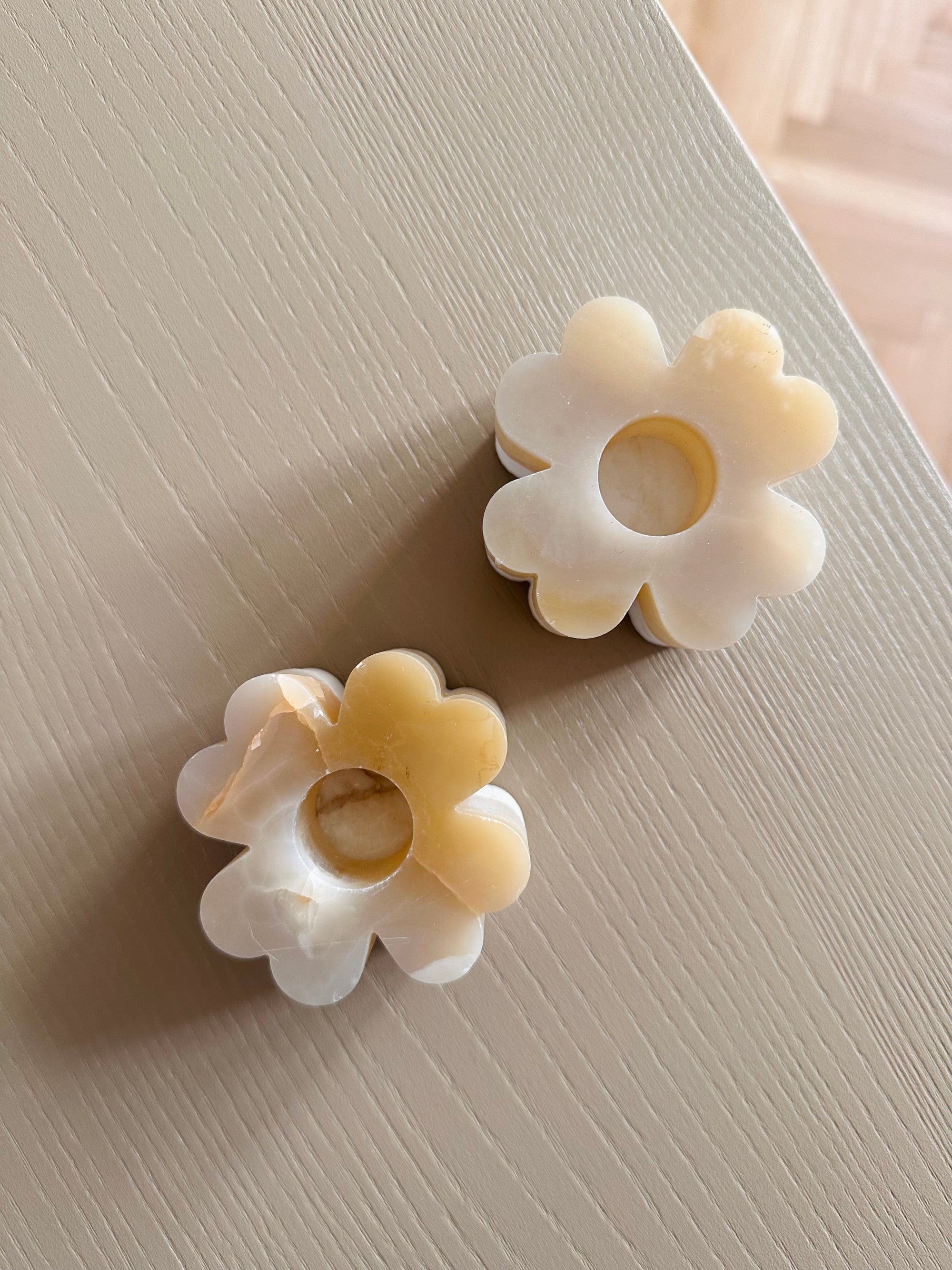 Set of 2 Clover Candleholders