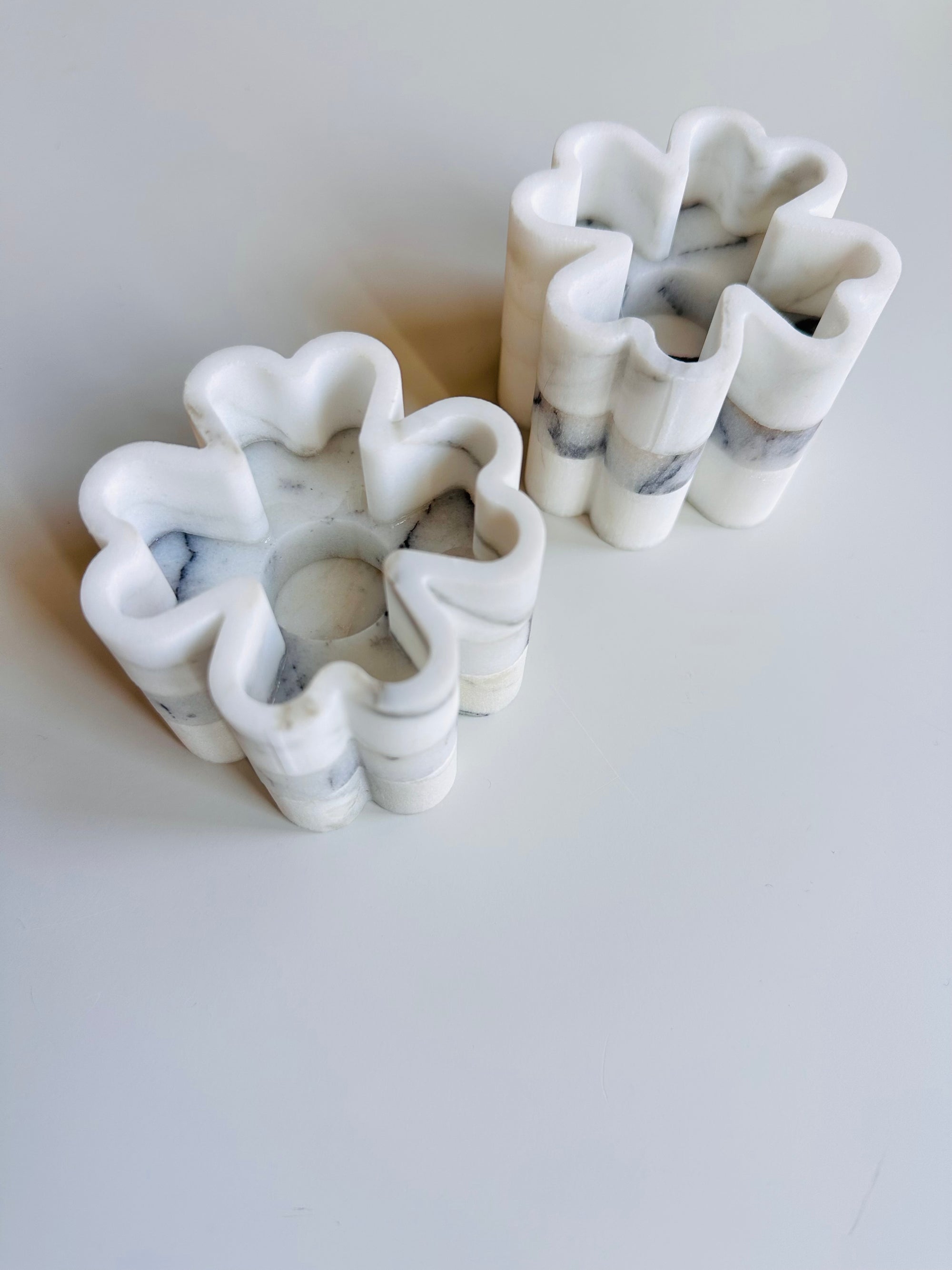 Set of 2 Clover Candleholders