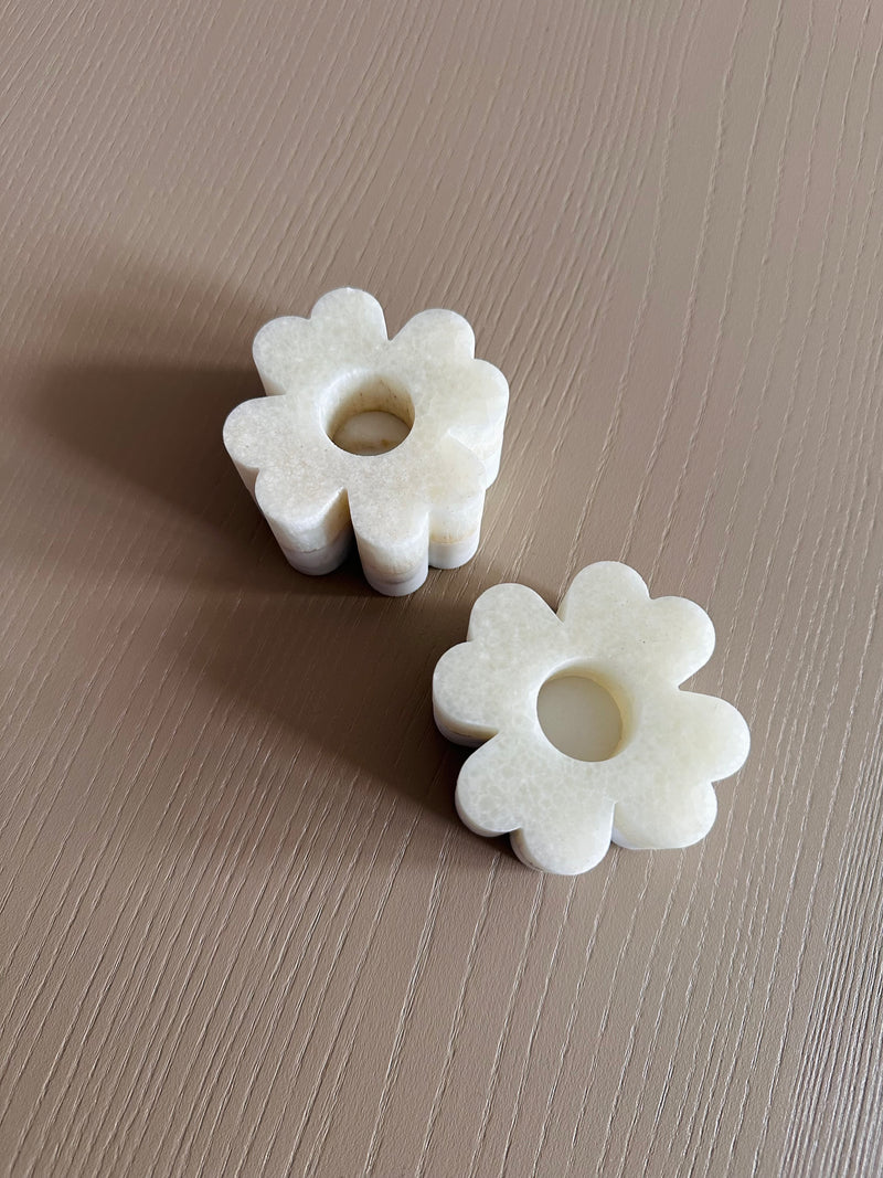 Set of 2 Clover Candleholders