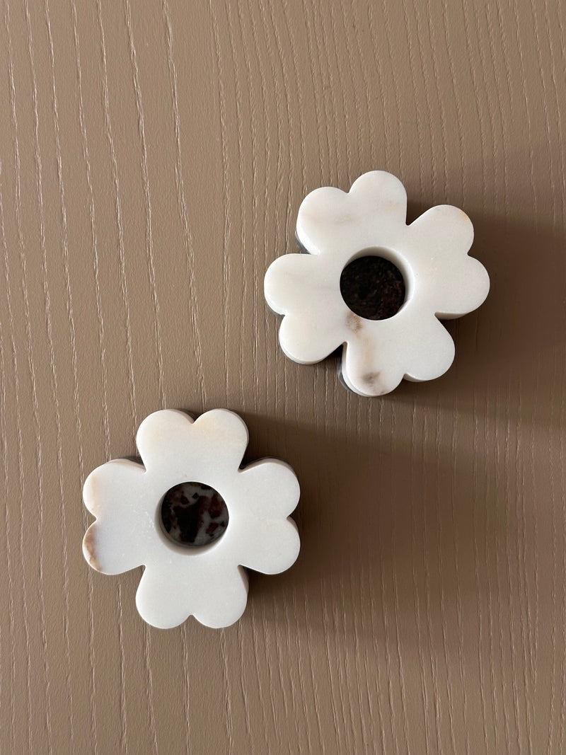 Set of 2 Clover Candleholders