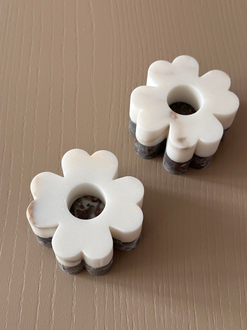 Set of 2 Clover Candleholders
