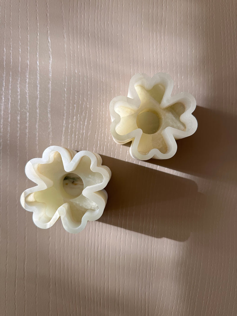 Set of 2 Clover Candleholders