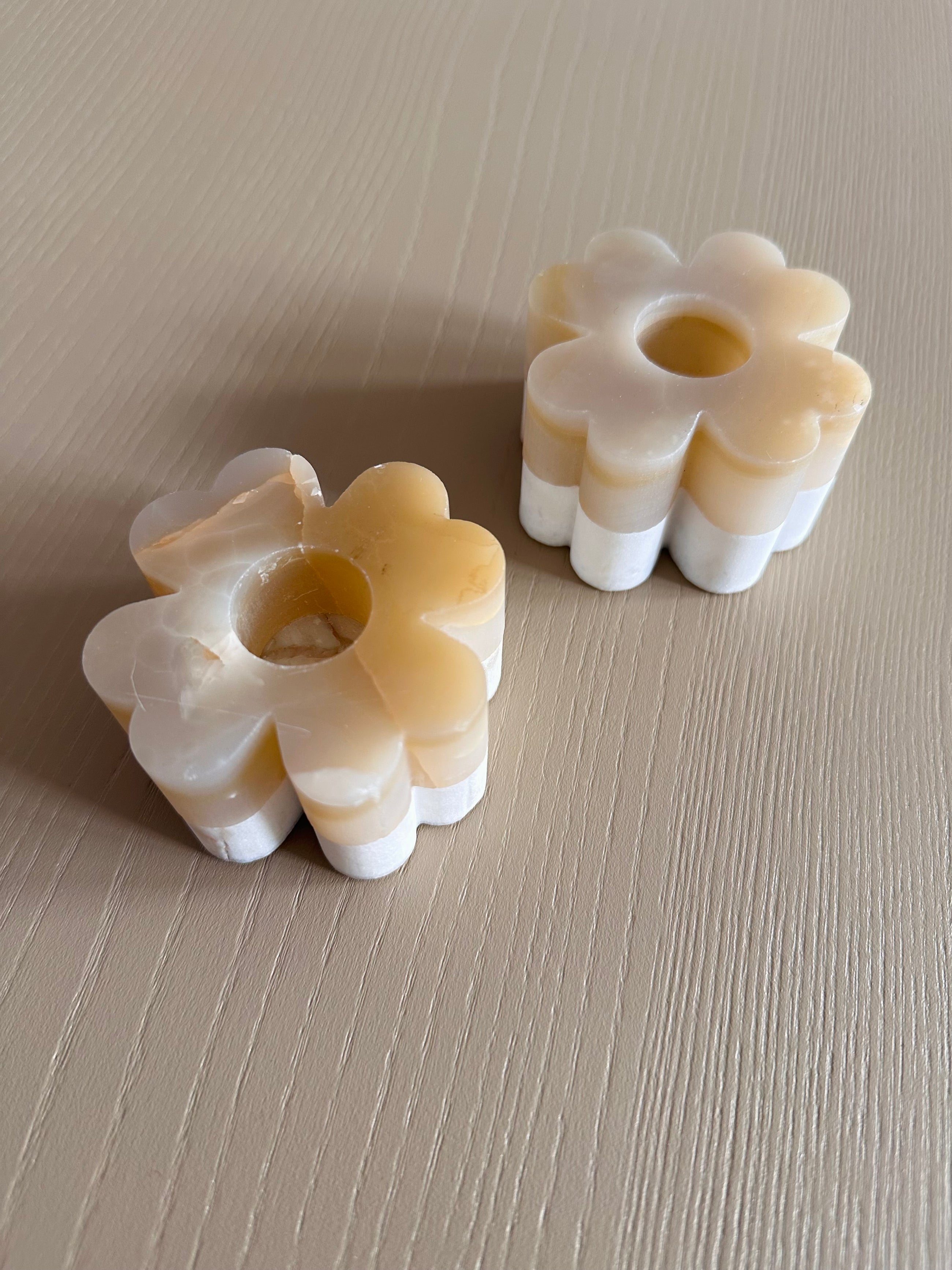 Set of 2 Clover Candleholders