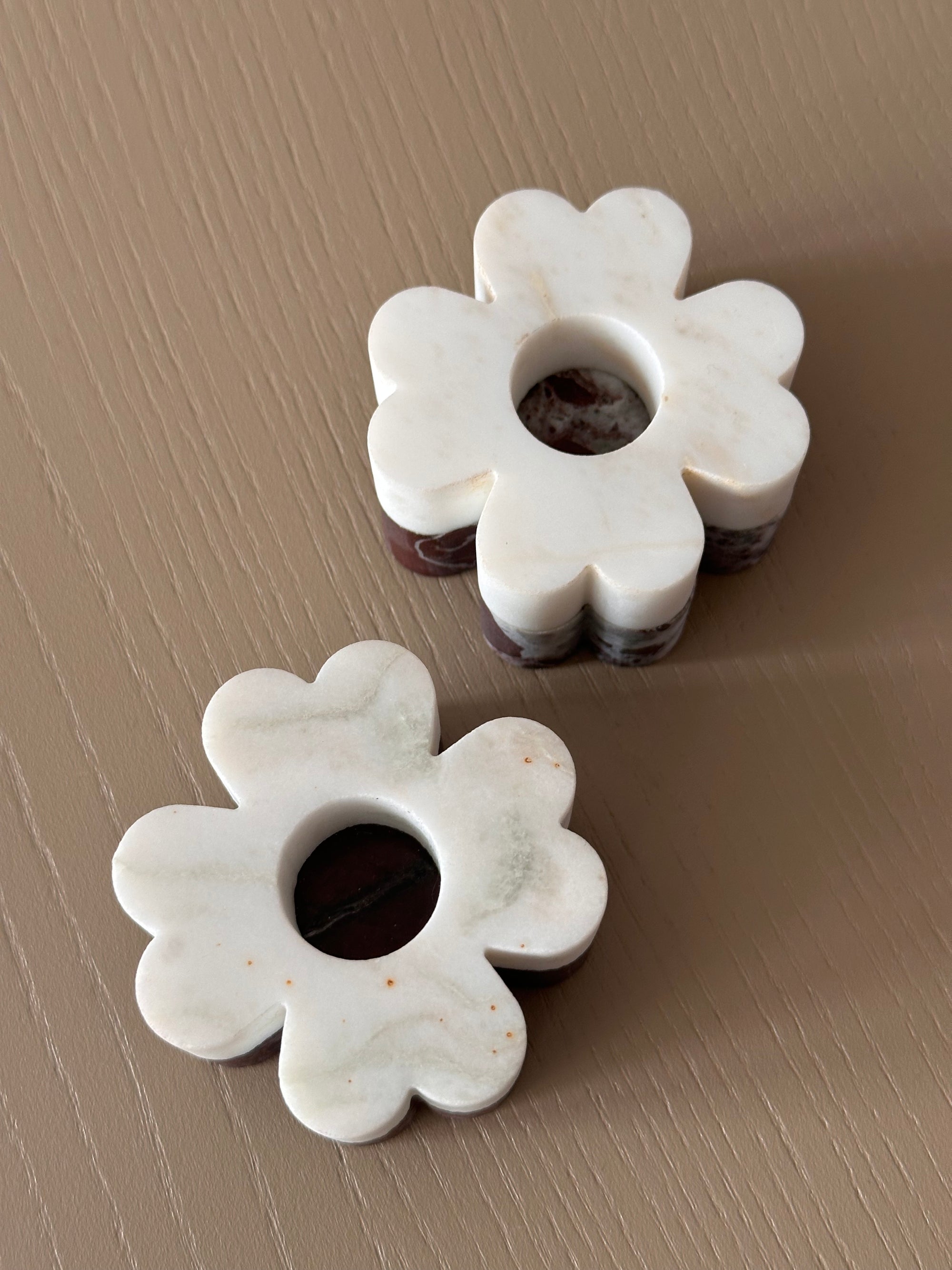 Set of 2 Clover Candleholders