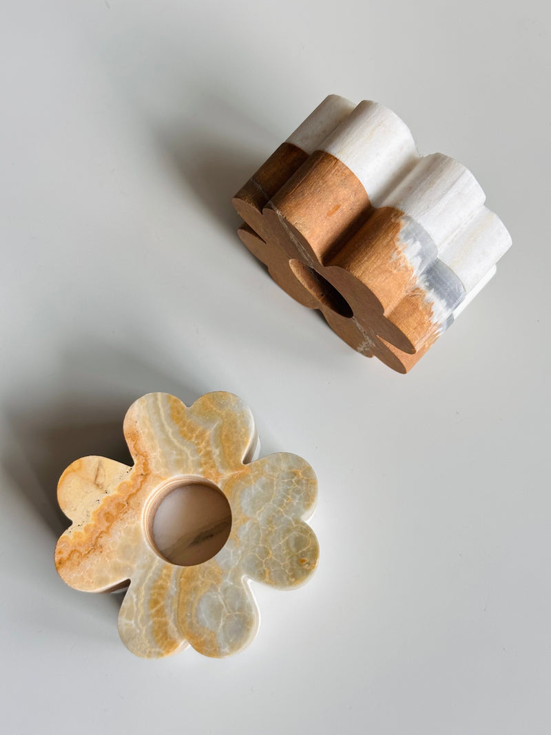 Set of 2 Clover Candleholders