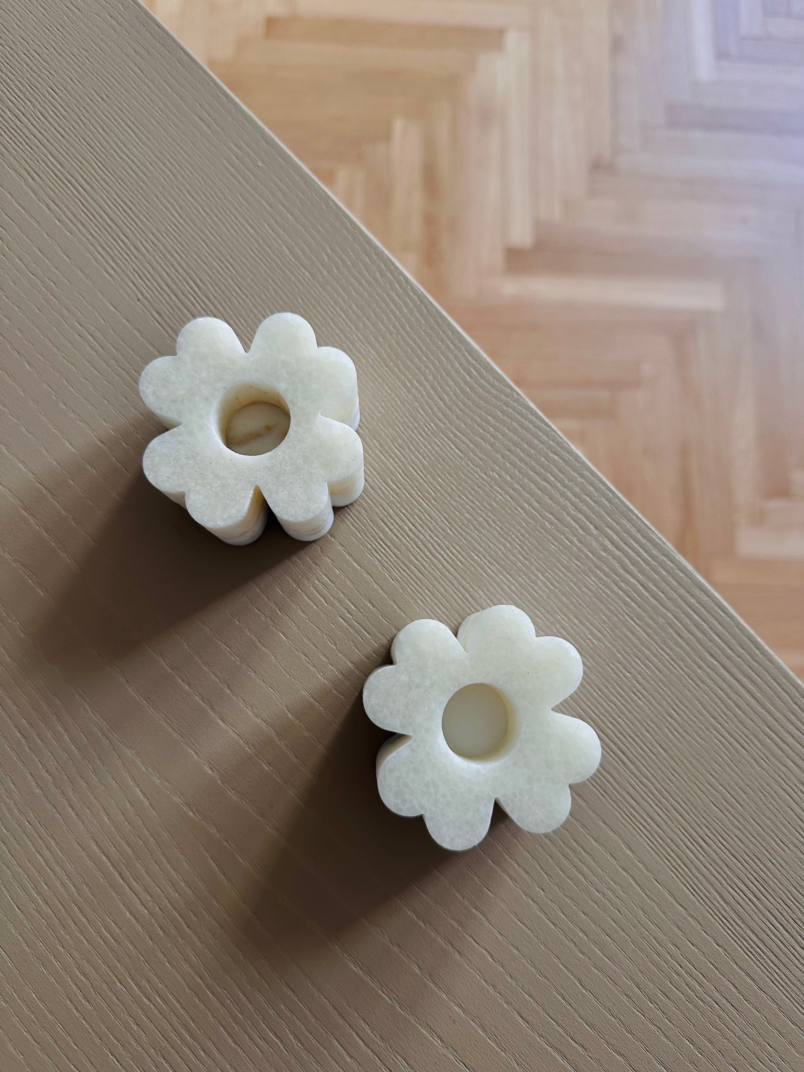 Set of 2 Clover Candleholders