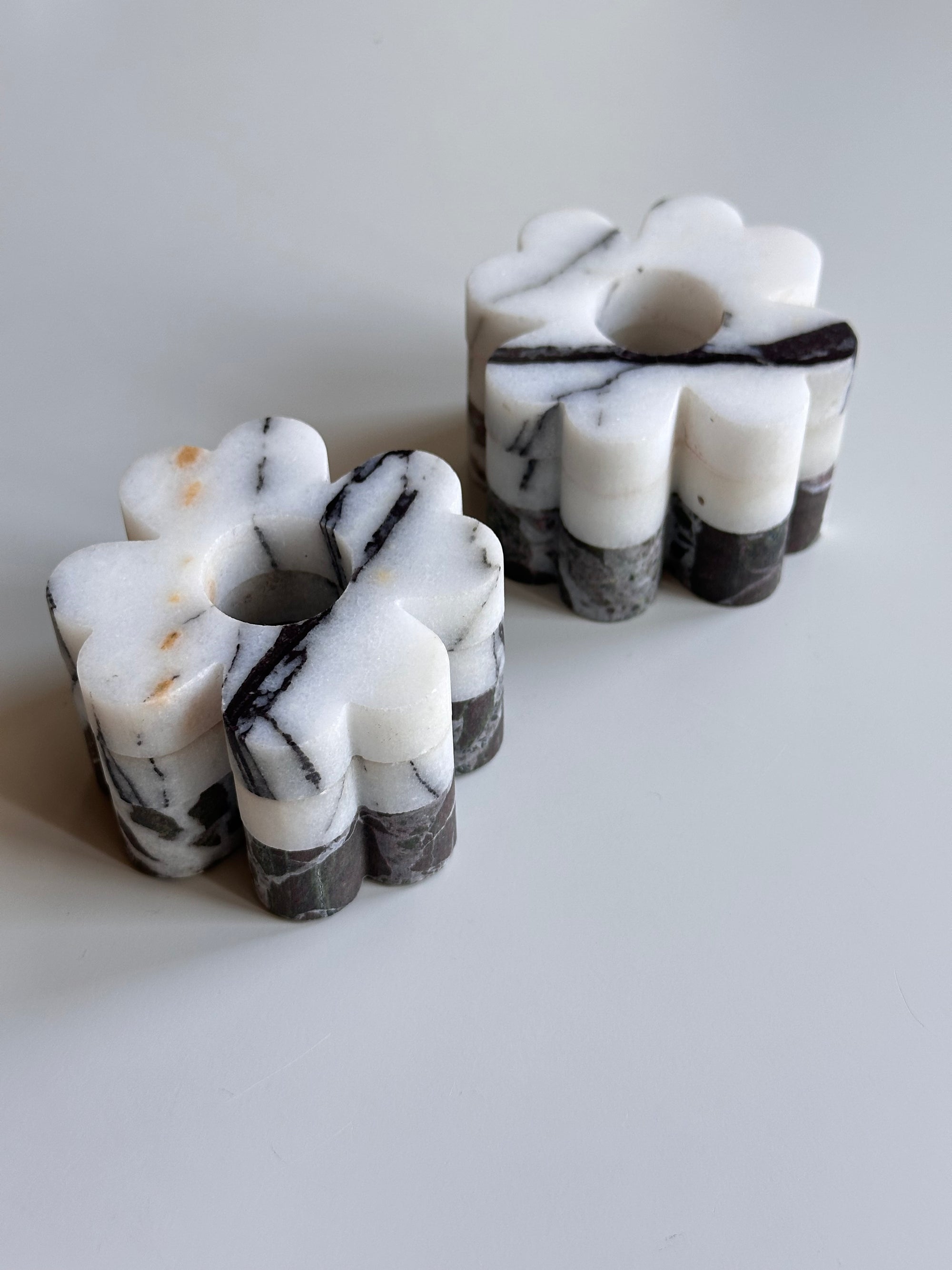 Set of 2 Clover Candleholders