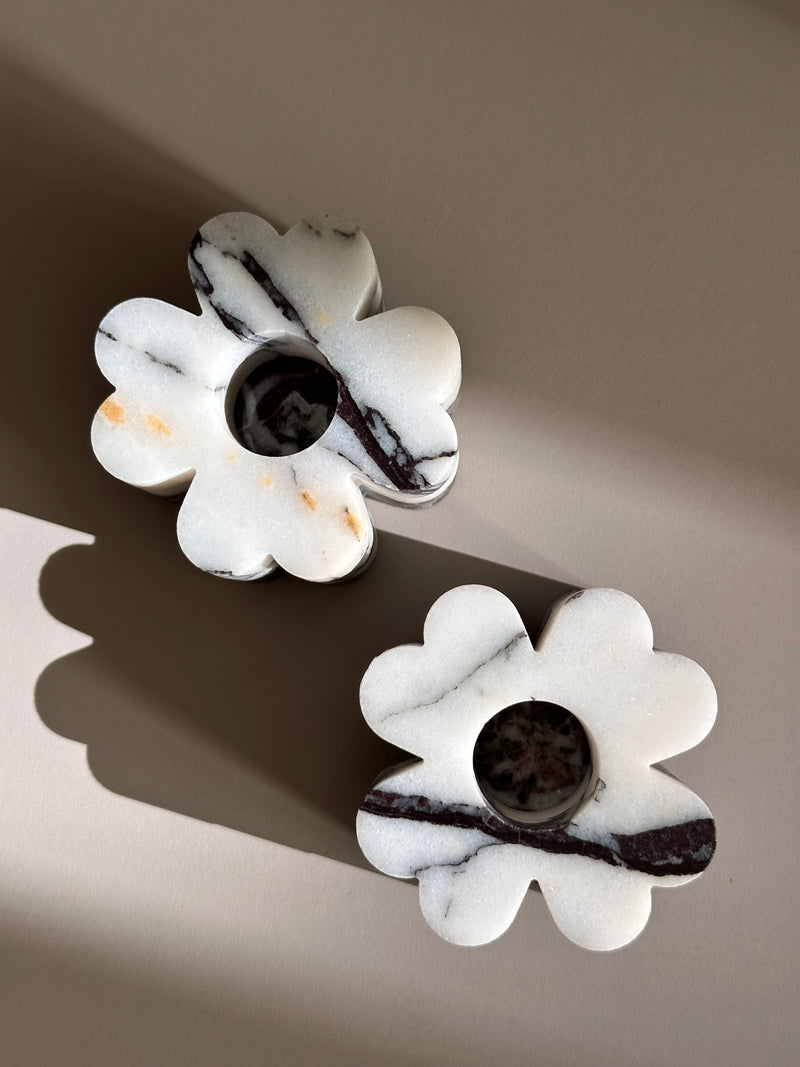 Set of 2 Clover Candleholders