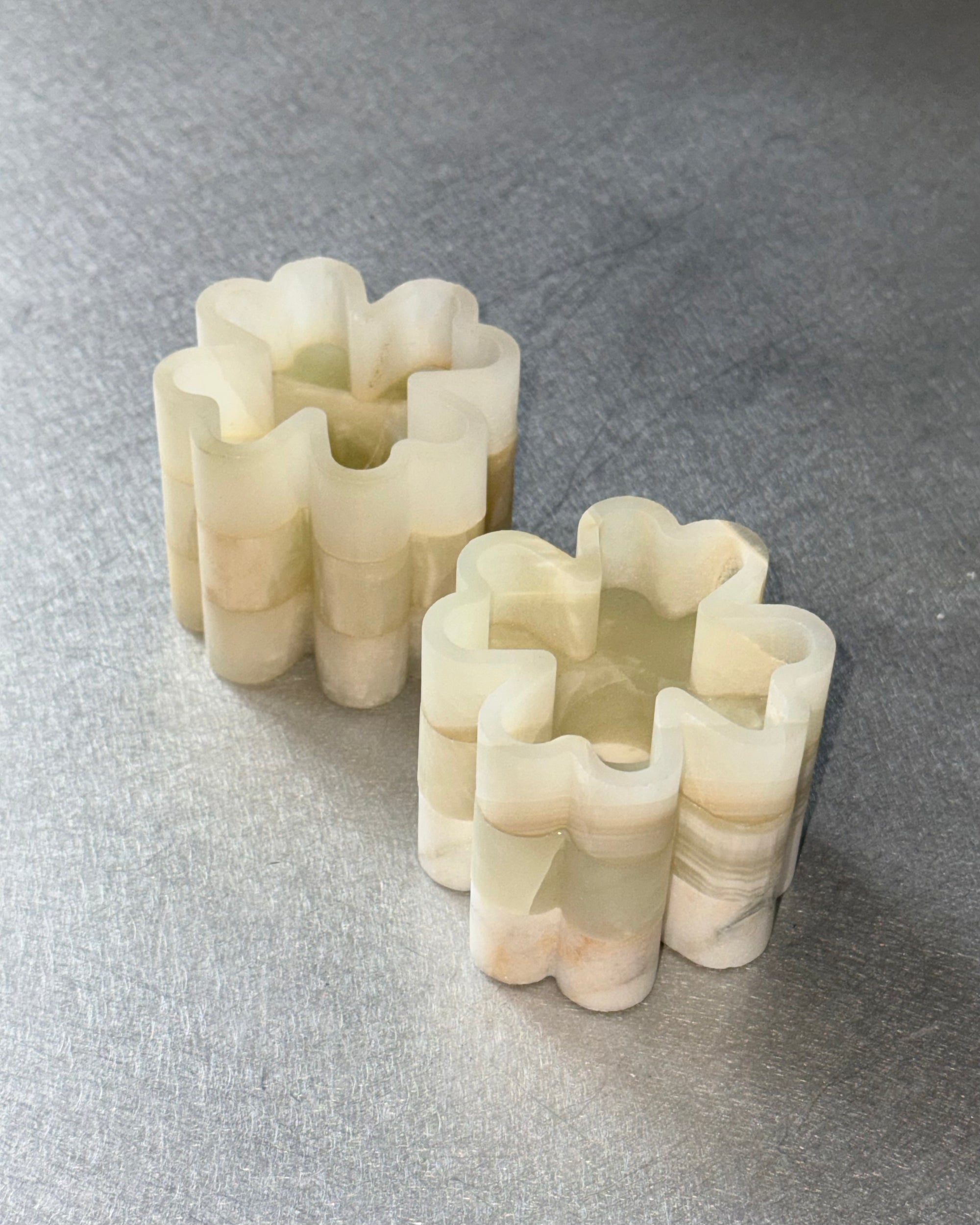 Set of 2 Clover Candleholders