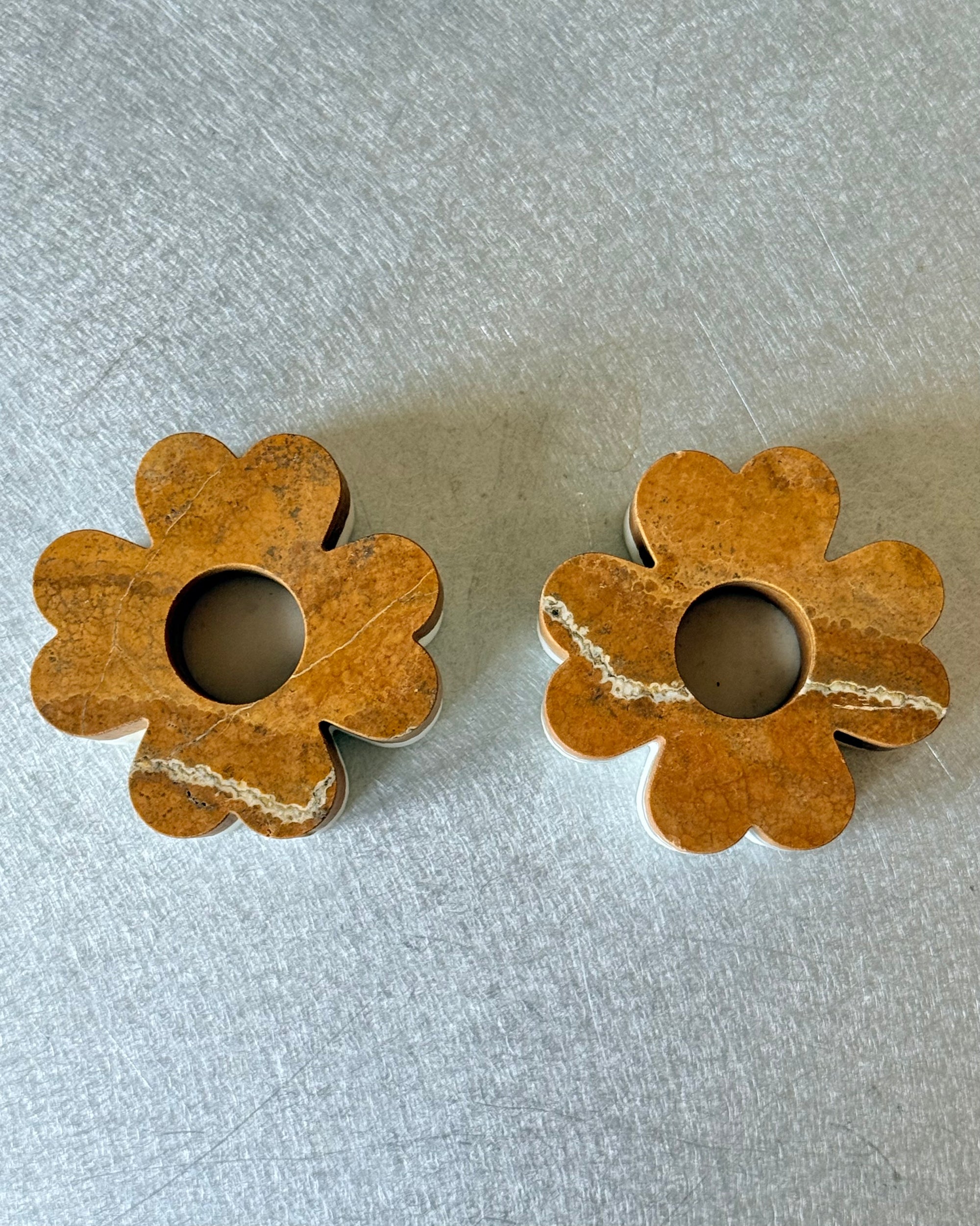 Set of 2 Clover Candleholders