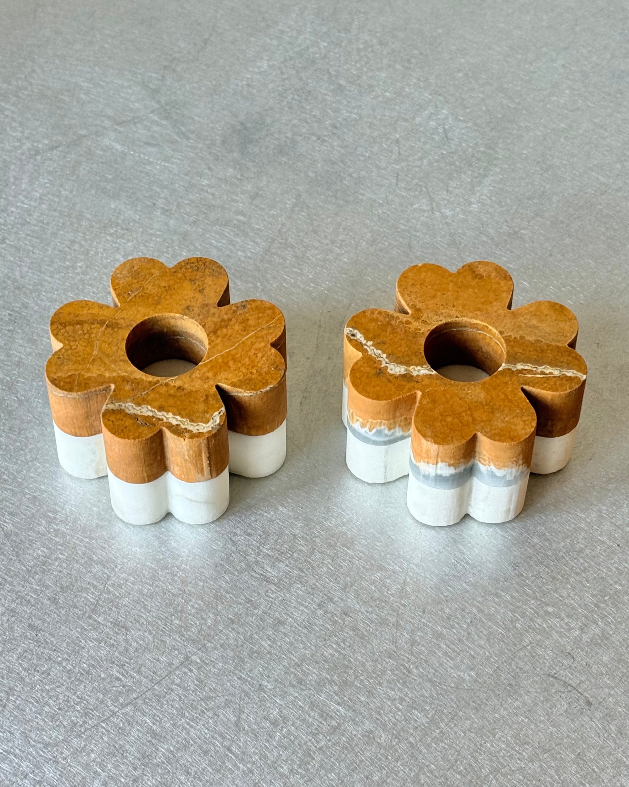 Set of 2 Clover Candleholders